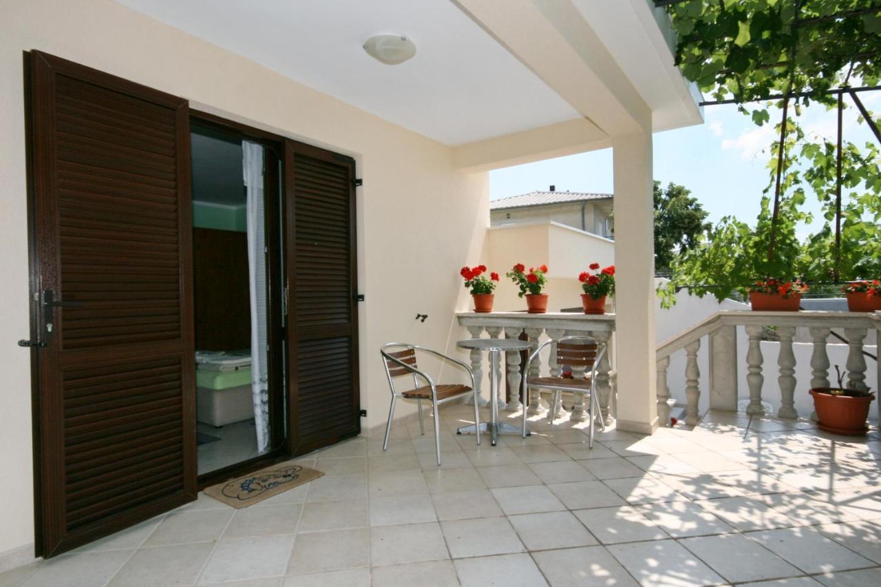 Apartments With A Parking Space Novi Vinodolski - 5593 Kültér fotó